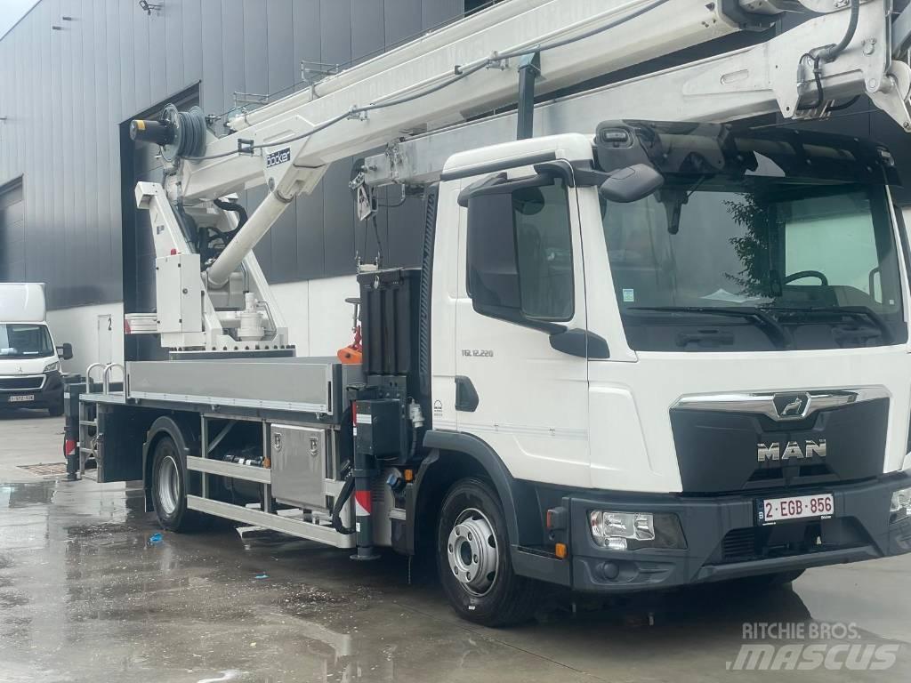 Böcker AK 36/4000 Gru per tutti i terreni