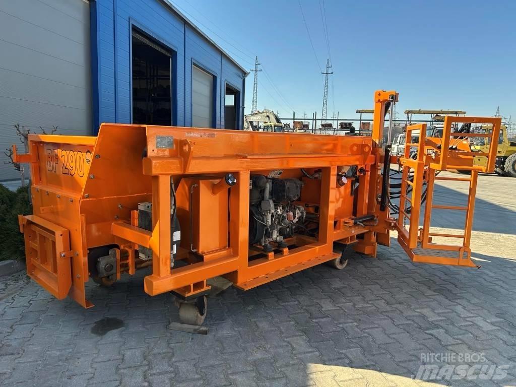 Strassmayr BF 290 Finitrici