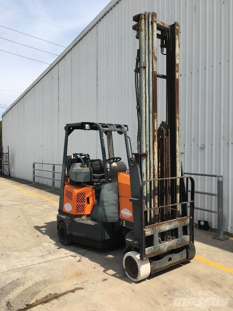 Aisle-Master 20WH Elevatore passaggio stretto