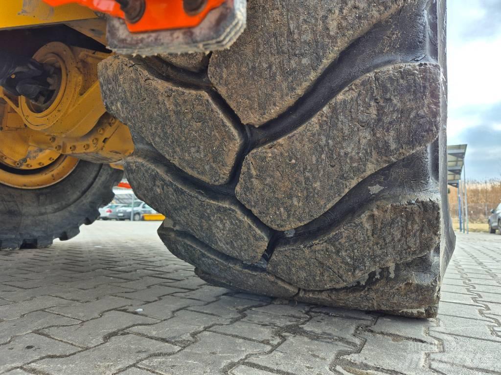 Volvo L 180 H Pale gommate