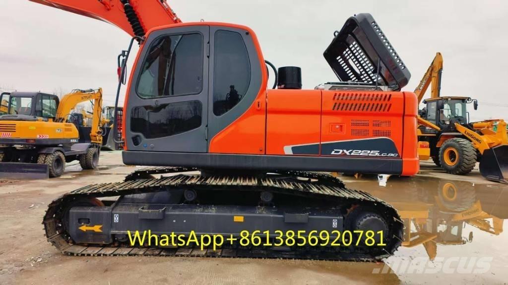 Doosan DX 225 Escavatori cingolati