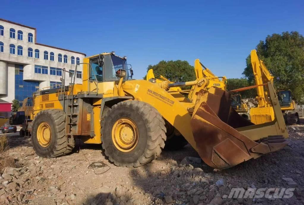 Komatsu WA 600 Pale gommate
