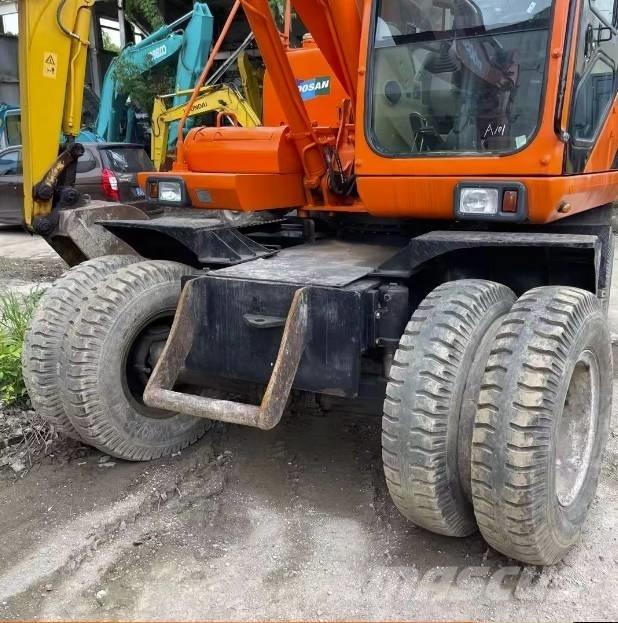 Doosan DH150W-7 Escavatori gommati