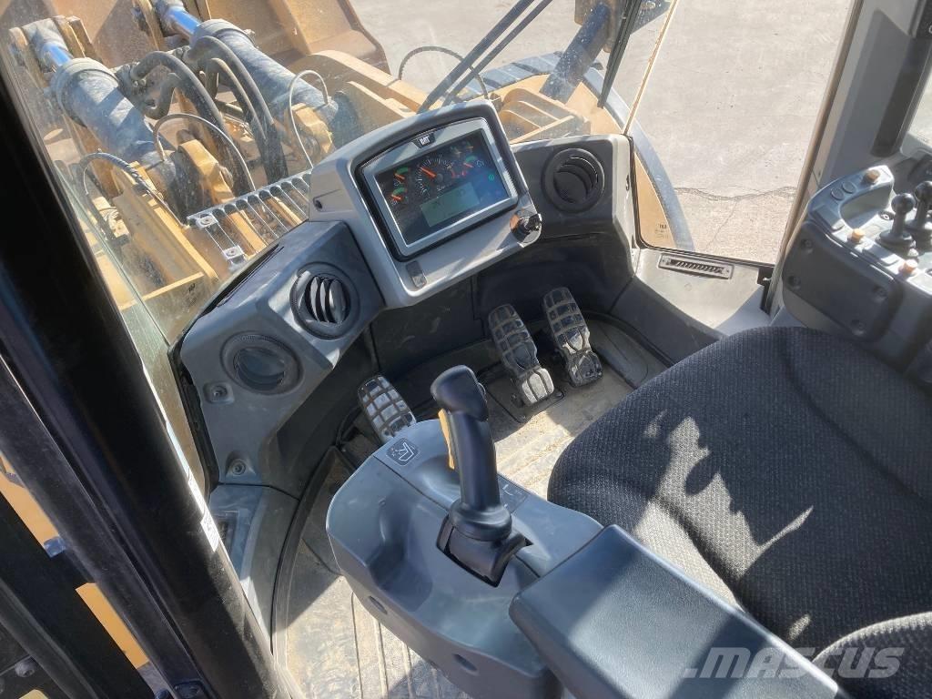 CAT 980M Pale gommate