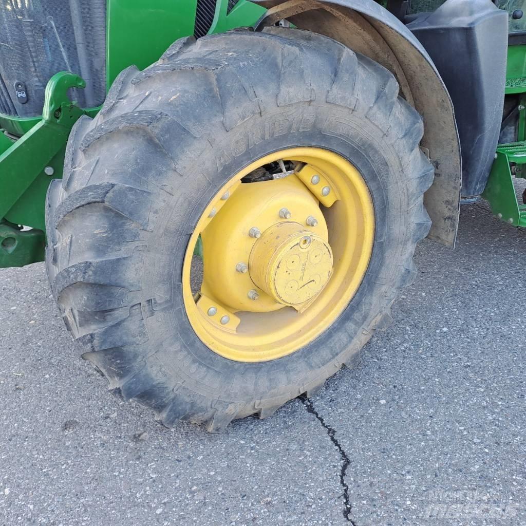 John Deere 5125R Trattori
