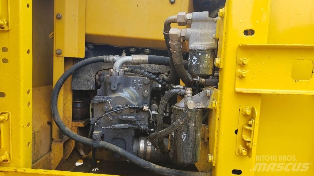 Komatsu PC130-7 Escavatori cingolati