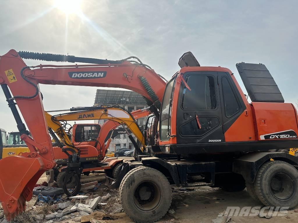 Doosan 150 W-7 Escavatori gommati