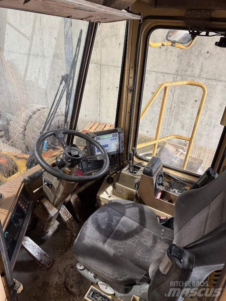 CAT 980 F Pale gommate