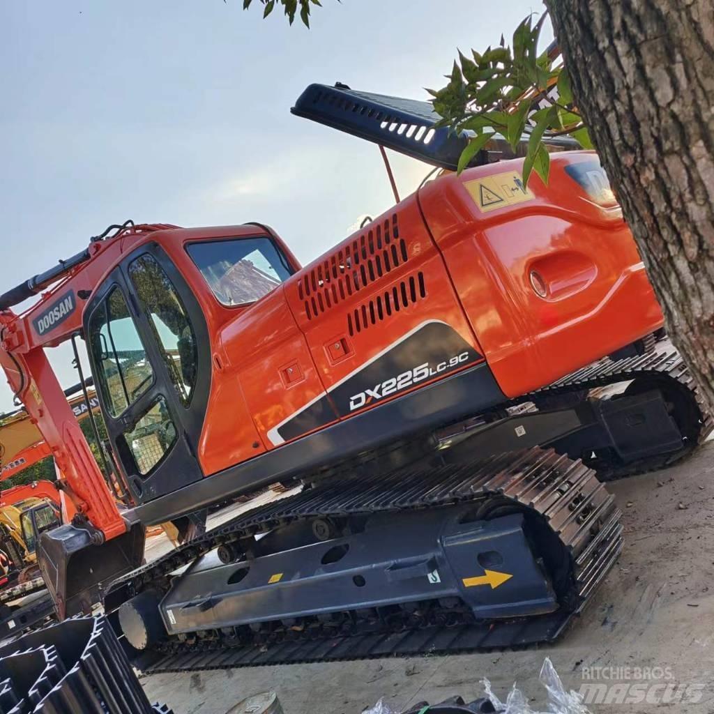 Doosan DX 225 LC Escavatori cingolati