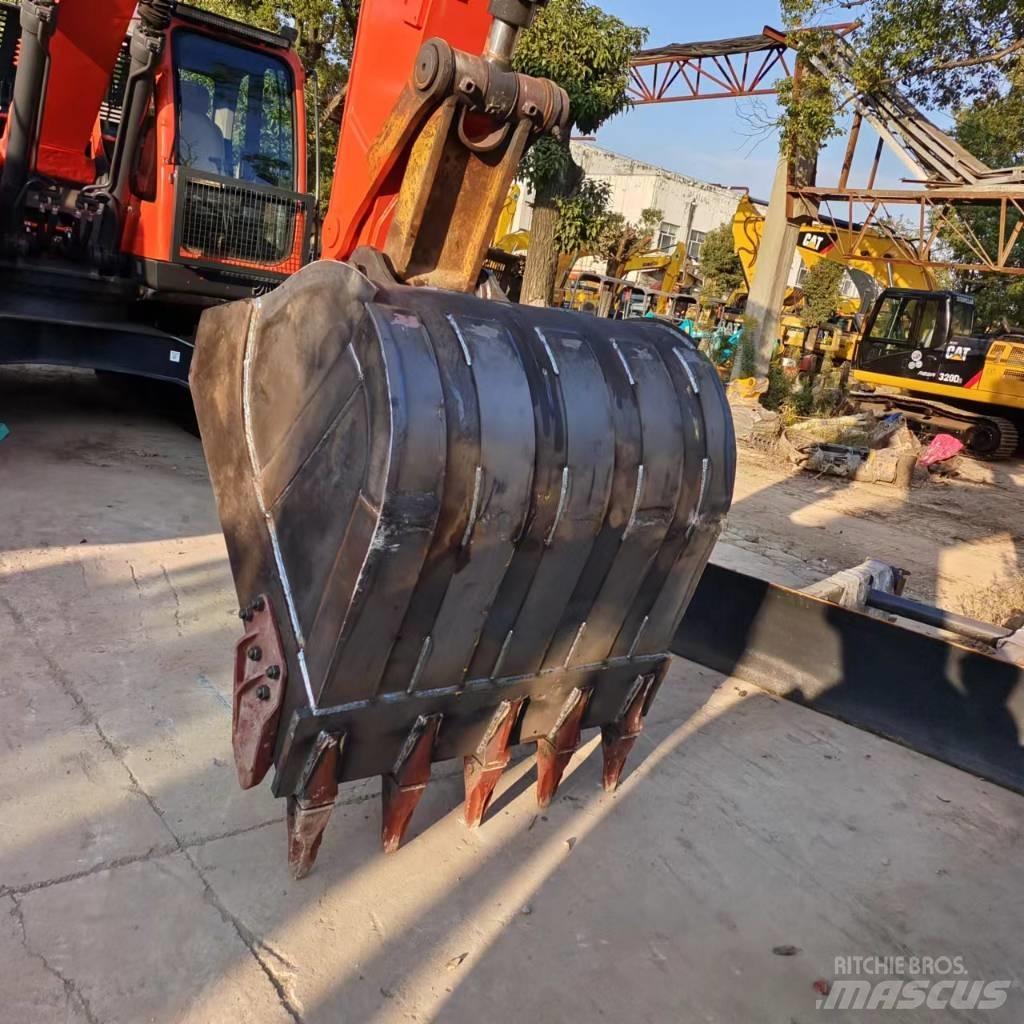 Doosan DX 225 LC Escavatori cingolati