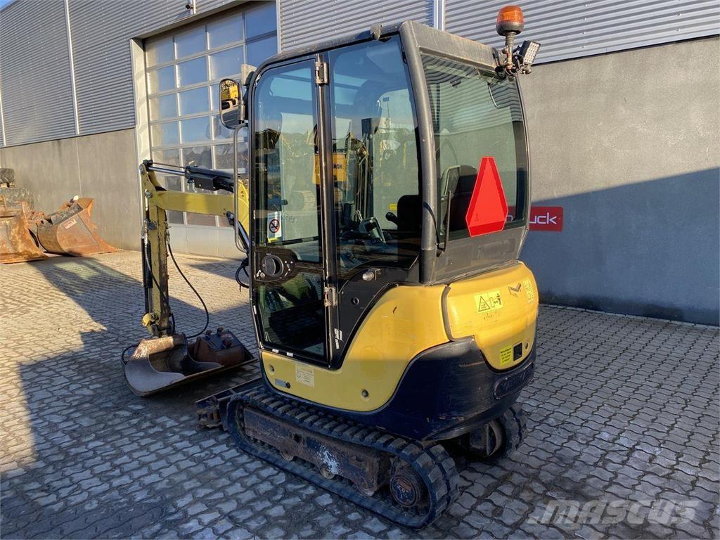 Yanmar SV18 Escavatori gommati