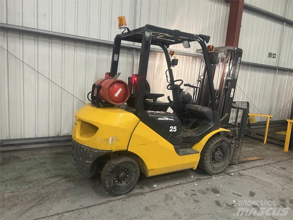 Komatsu FG25HT-17 Carrelli elevatori GPL