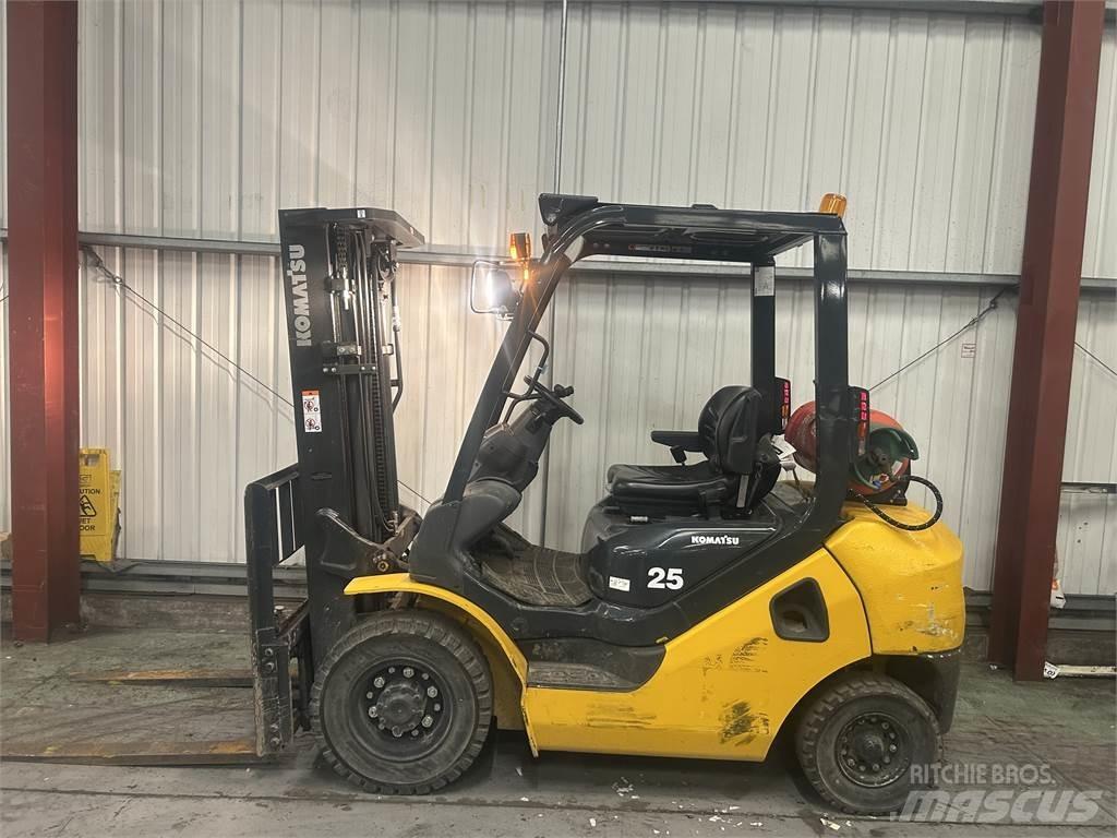 Komatsu FG25HT-17 Carrelli elevatori GPL