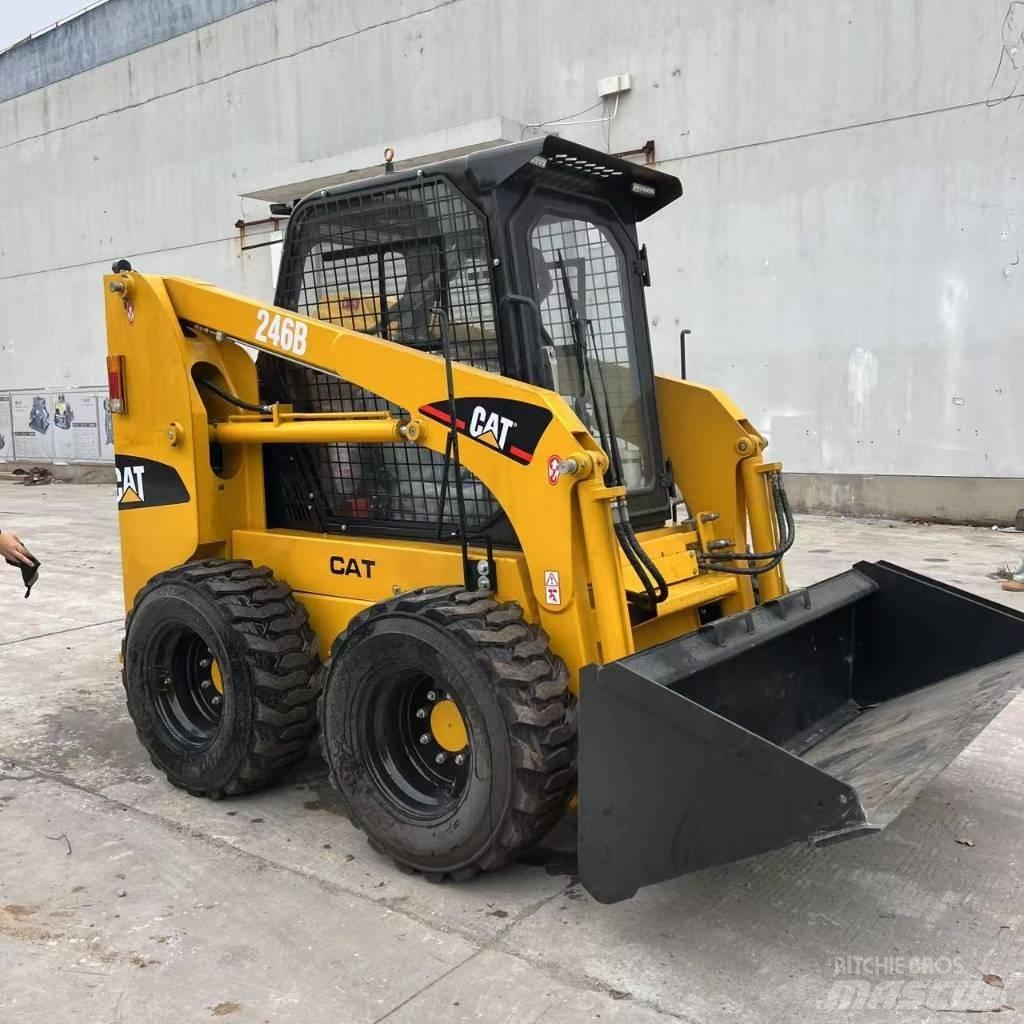 CAT 246 B Mini pale