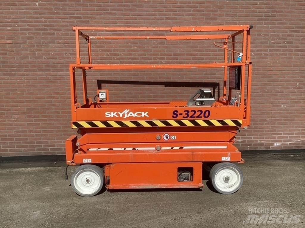 SkyJack SJIII3220 Piattaforme a pantografo