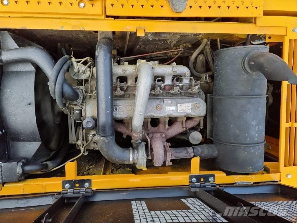 JCB JS 220 LC Escavatori cingolati