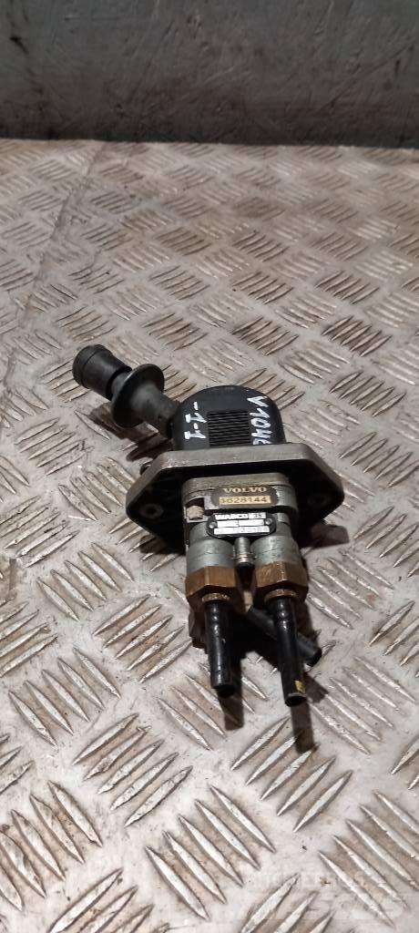 Volvo FH 12 1628144 Cabine e interni