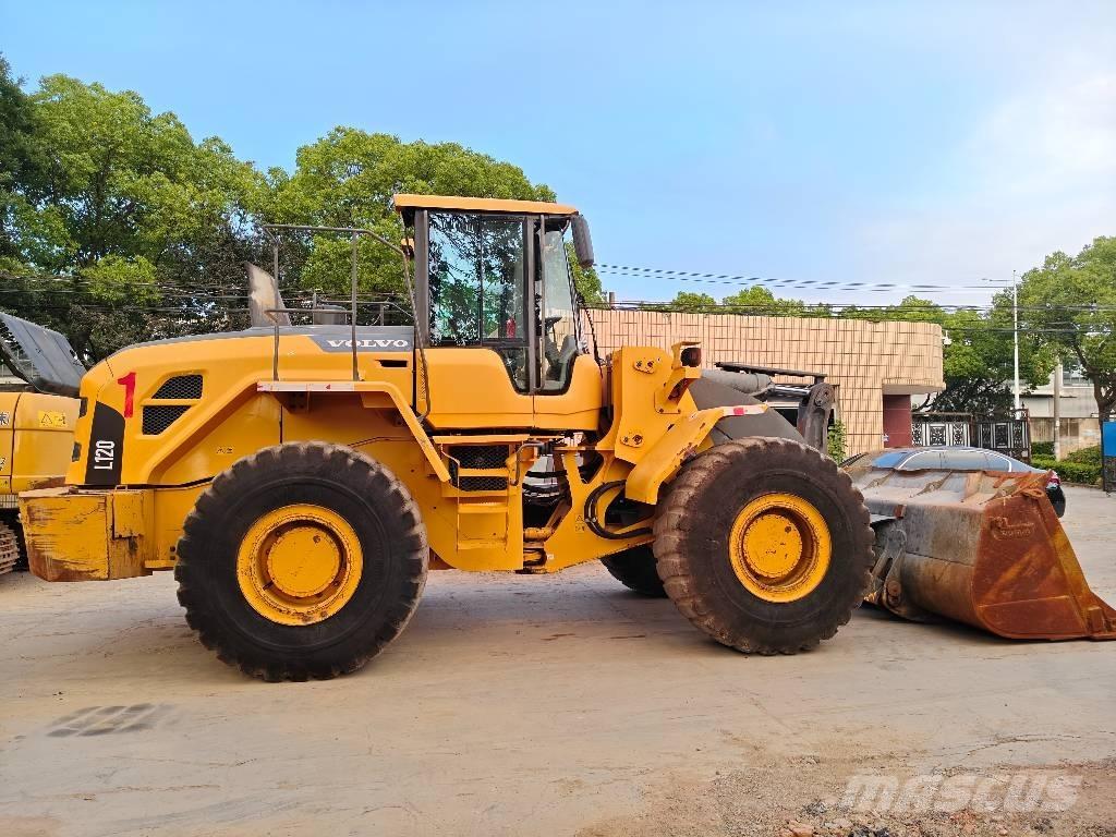 Volvo L 120 Pale gommate