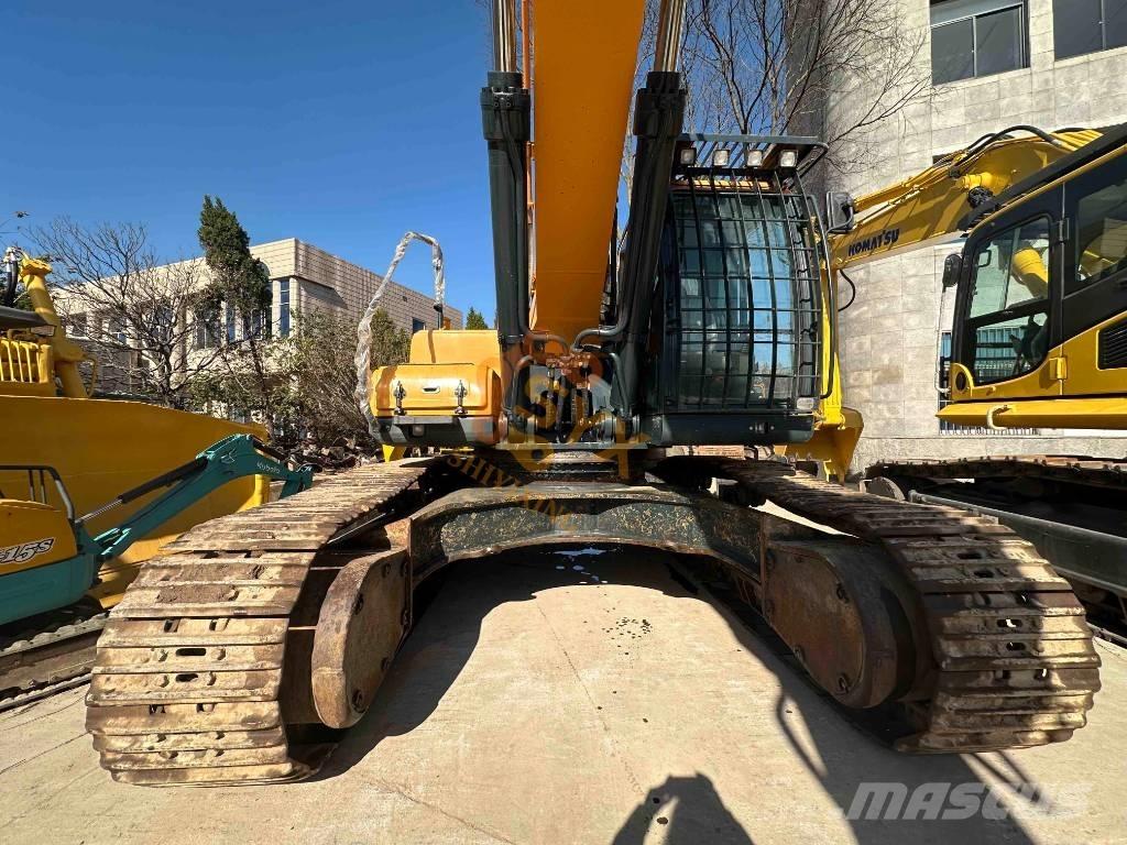 Hyundai Robex 520 VS Escavatori cingolati