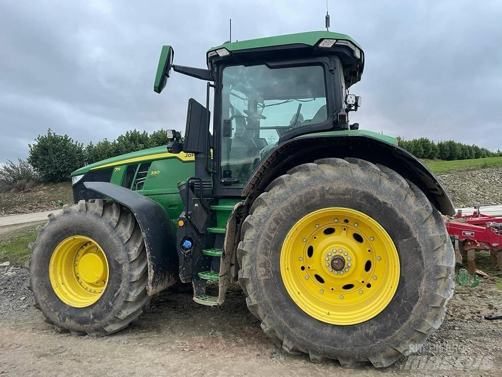 John Deere 7R 330 Trattori