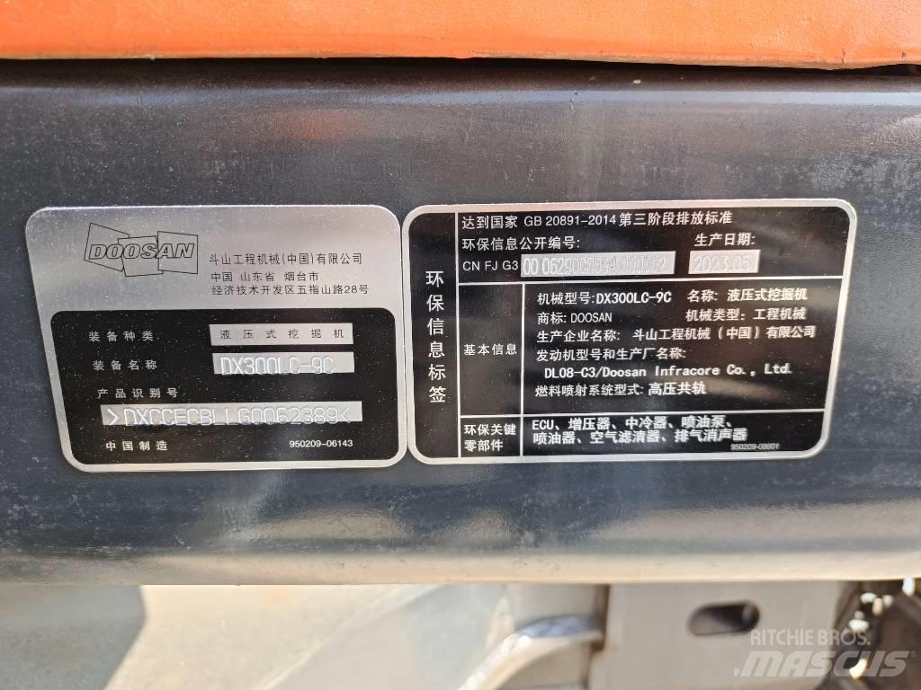 Doosan DX300-9 Escavatori cingolati