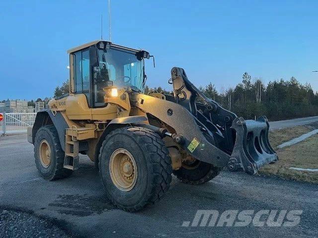 Volvo L90F Pale gommate