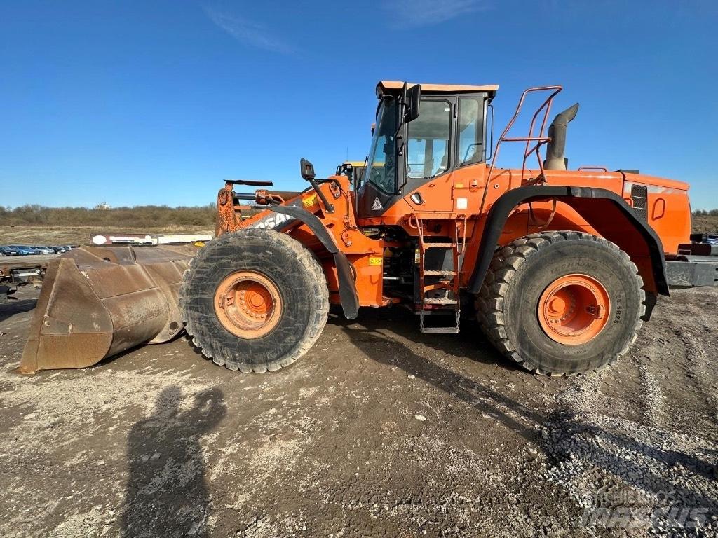 Doosan DX420-3 Escavatori gommati