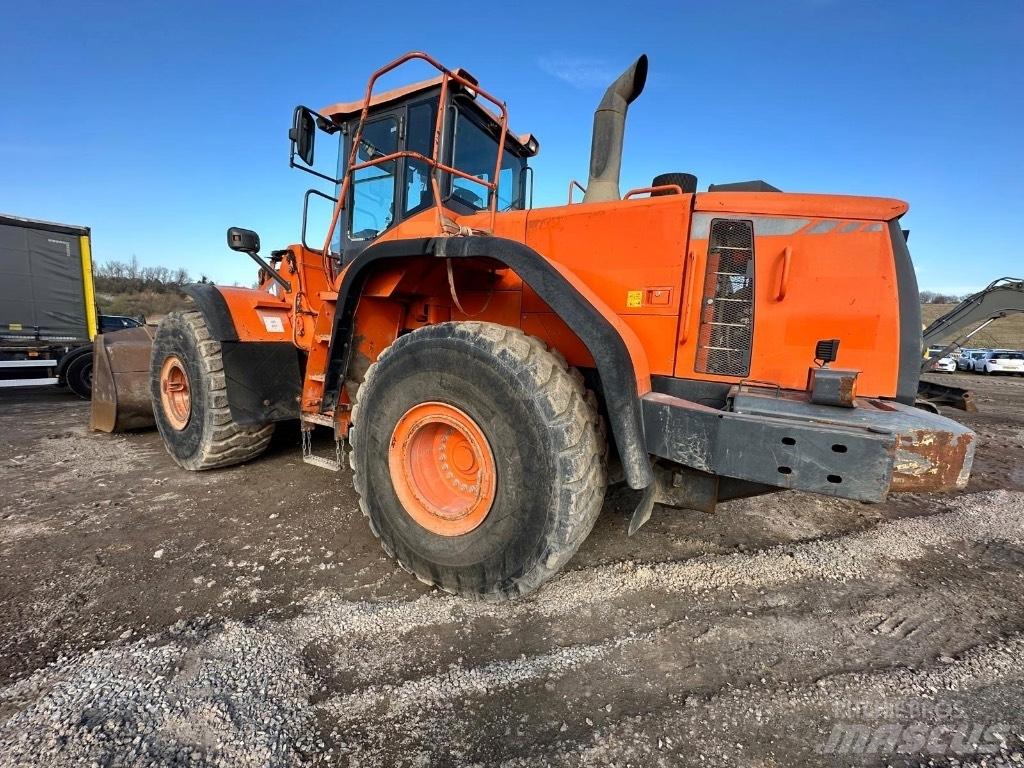 Doosan DX420-3 Escavatori gommati