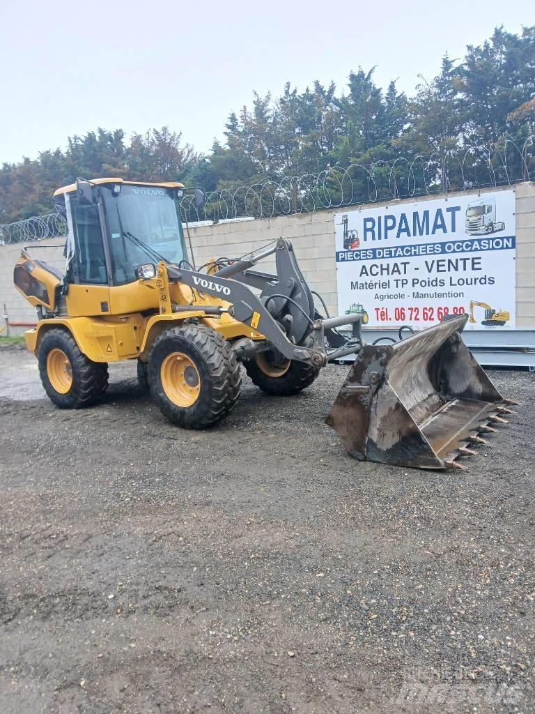 Volvo L 30 G Pale gommate