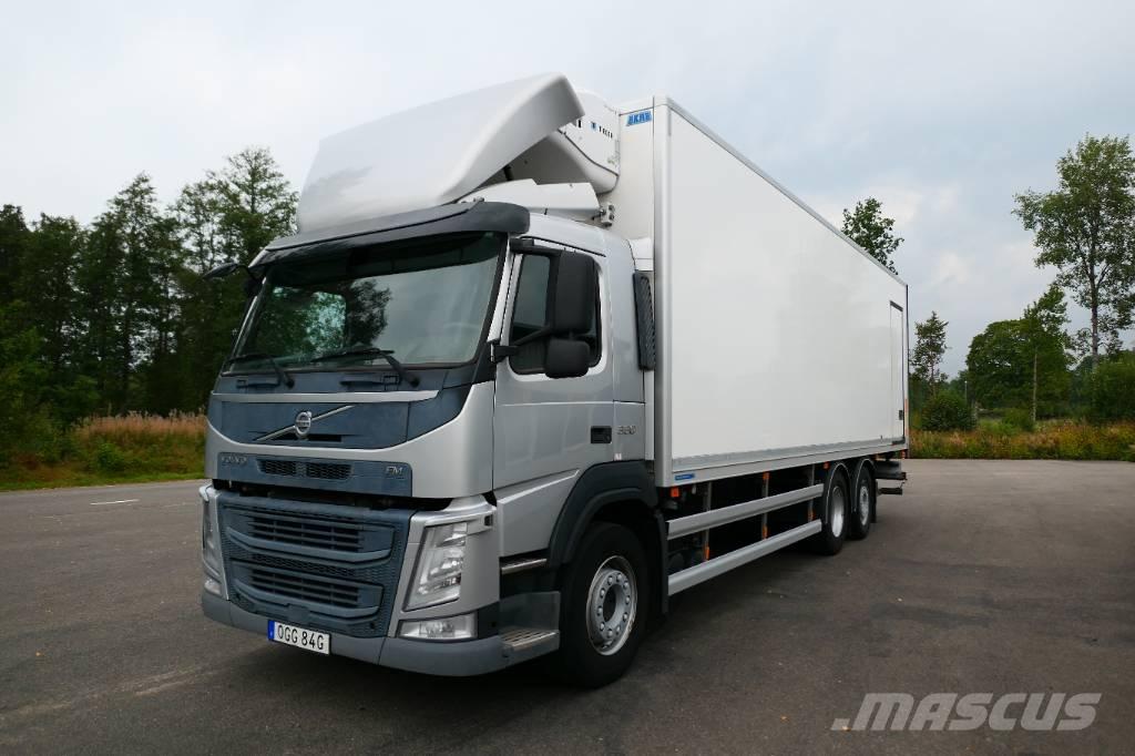 Volvo Fm330 6x2*4 Camion a temperatura controllata