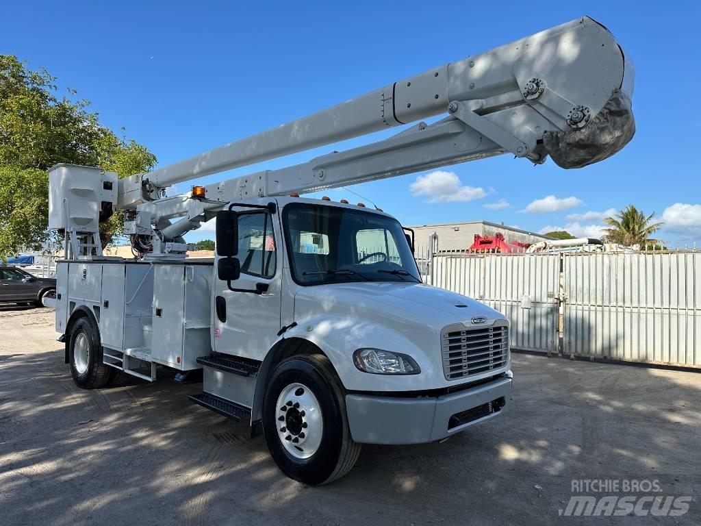 Freightliner M2 Piattaforme autocarrate