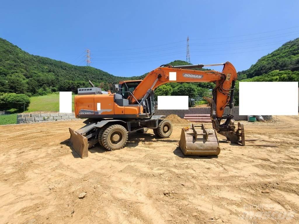 Doosan DX 140 W Escavatori gommati