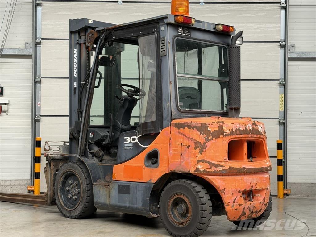 Doosan D30S-5 Carrelli elevatori diesel