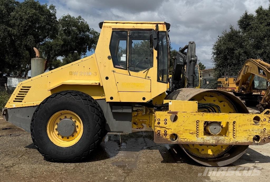 Bomag BW 211 D-3 Rulli a doppio tamburo