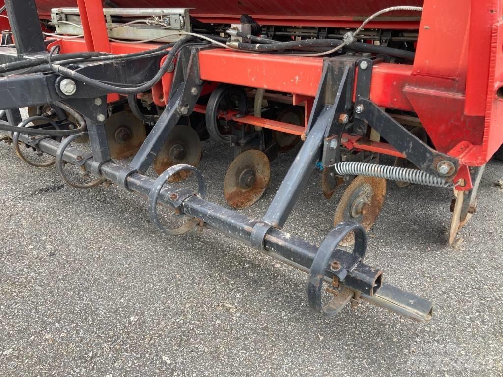 Tume JC3000 Seminatrici combinate