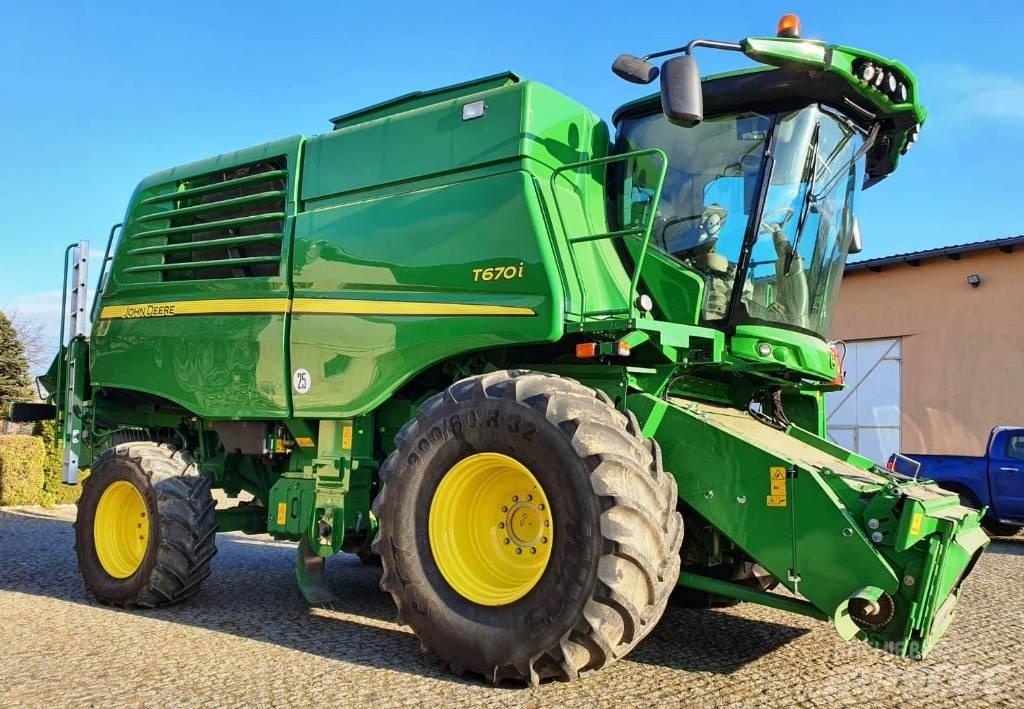 John Deere T670 Mietitrebbiatrici