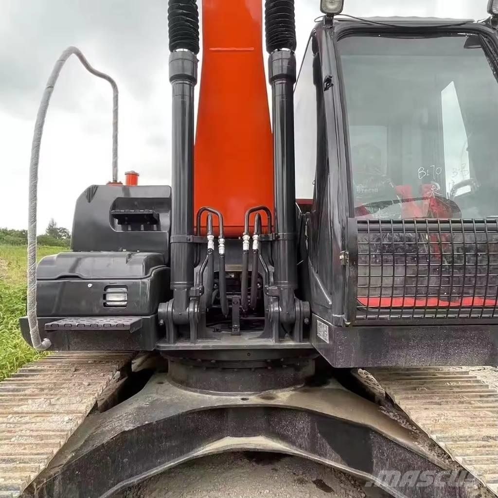 Hitachi ZX 200 Escavatori cingolati