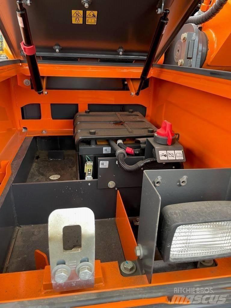 Doosan DX 140 W Escavatori gommati