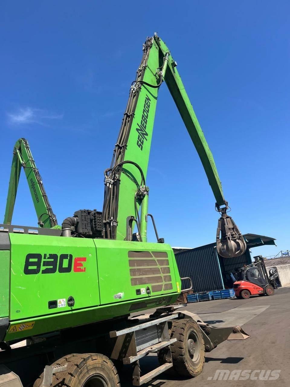 Sennebogen 830E Escavatori gommati