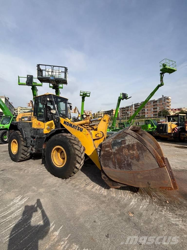 Komatsu WA 320-8 Pale gommate