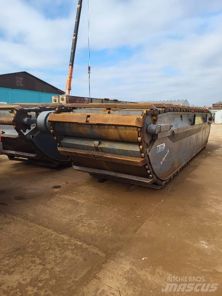Volvo 210CLR Escavatori anfibi