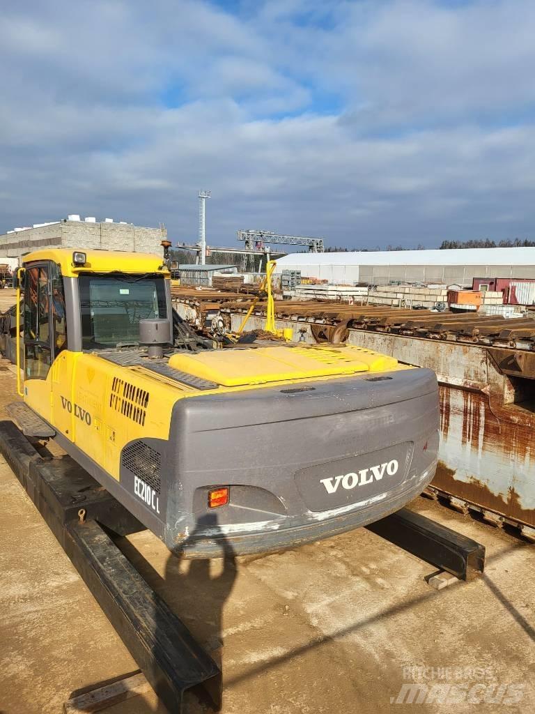 Volvo 210CLR Escavatori anfibi