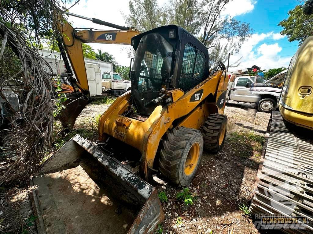 CAT 256 C Mini Pale Gommate