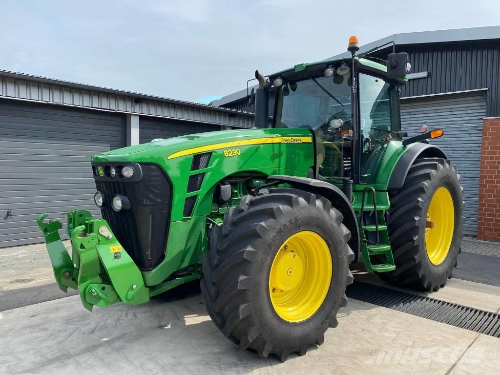 John Deere 8230 ILS Trattori
