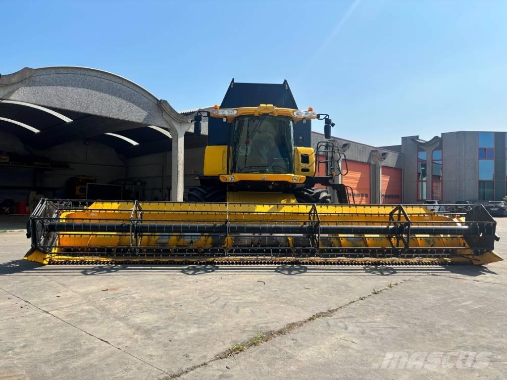 New Holland CR 9090 Mietitrebbiatrici