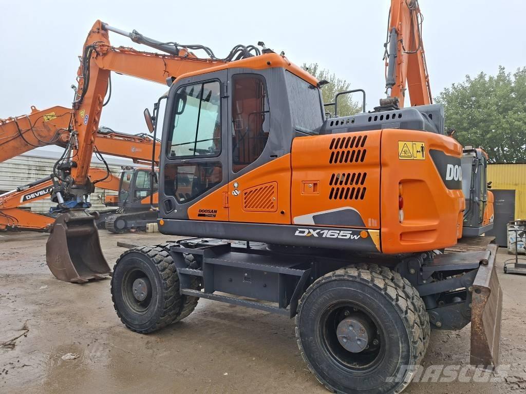 Doosan DX 165 W-5 Escavatori gommati