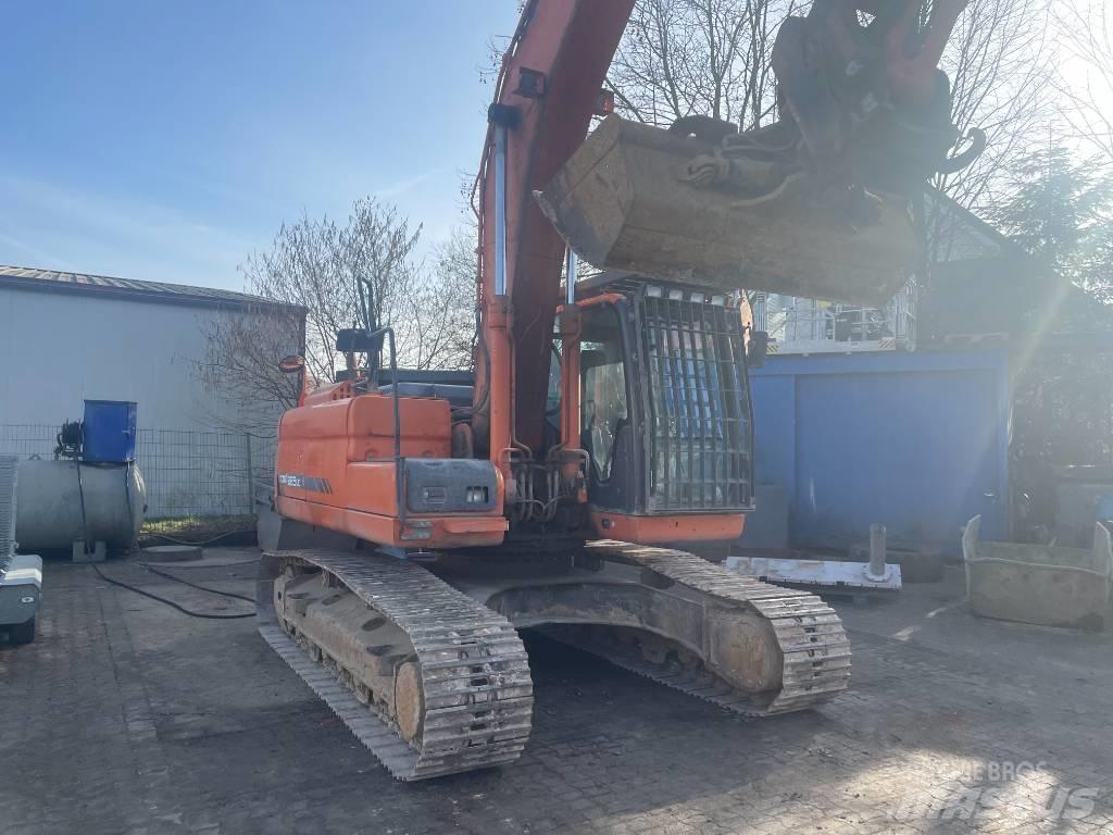 Doosan EXCA Escavatori cingolati