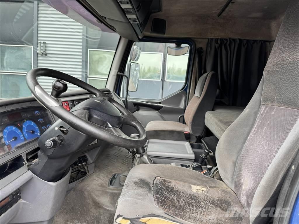 Sisu E12M 10X4 Camion ribaltabili