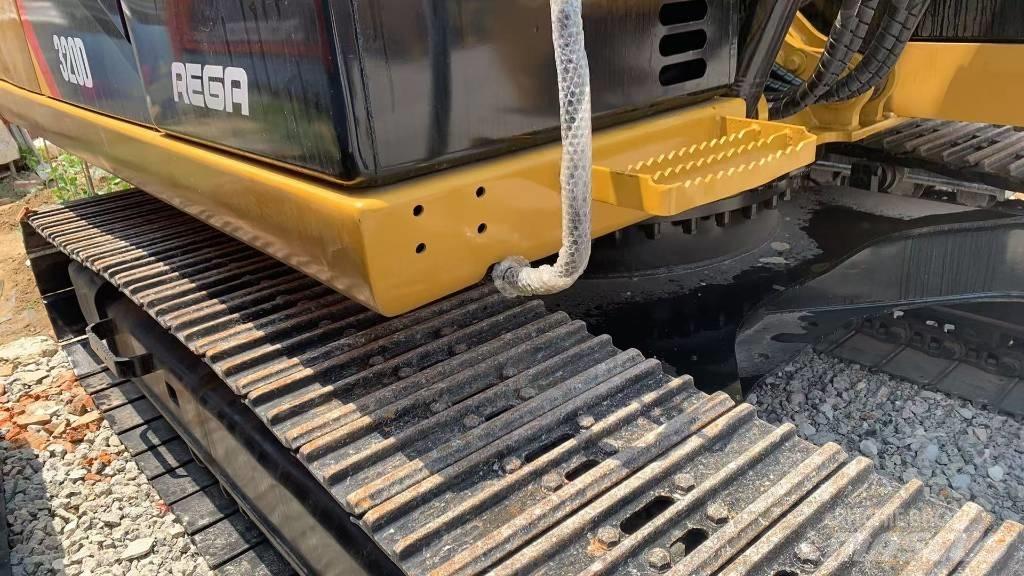 CAT 320 Escavatori cingolati