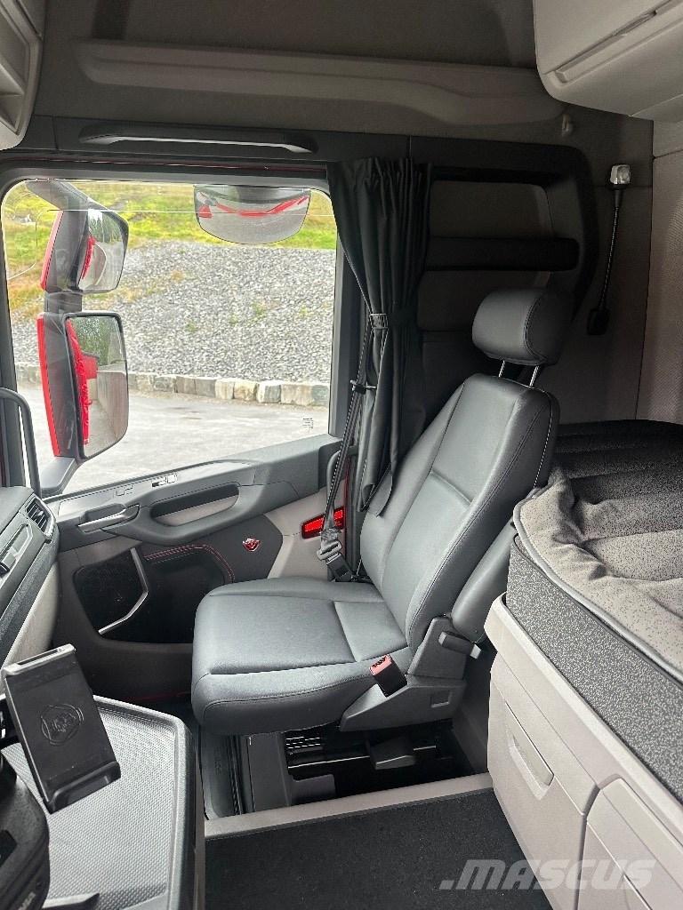 Scania R 590 Autocarri per segatura e cippato